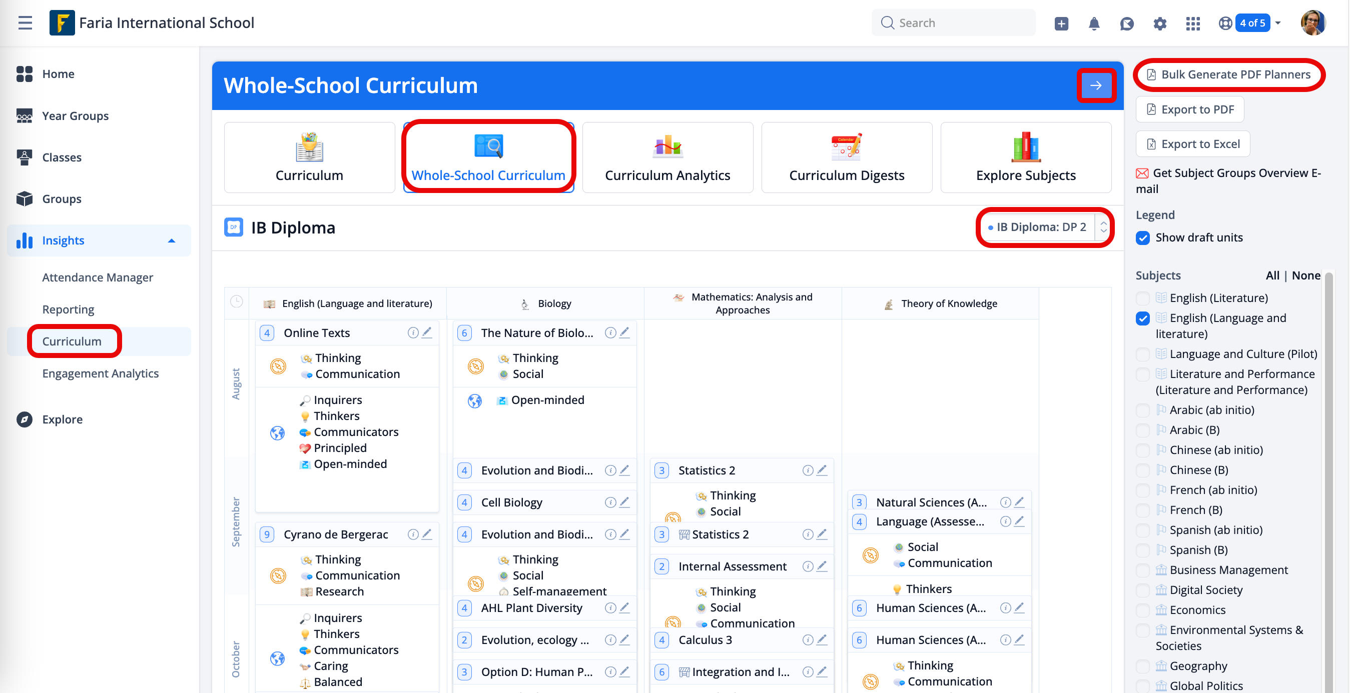 Captura de pantalla: Para comenzar, vaya a Currículo > Currículo de toda la escuela > Seleccione el programa deseado en el menú desplegable.