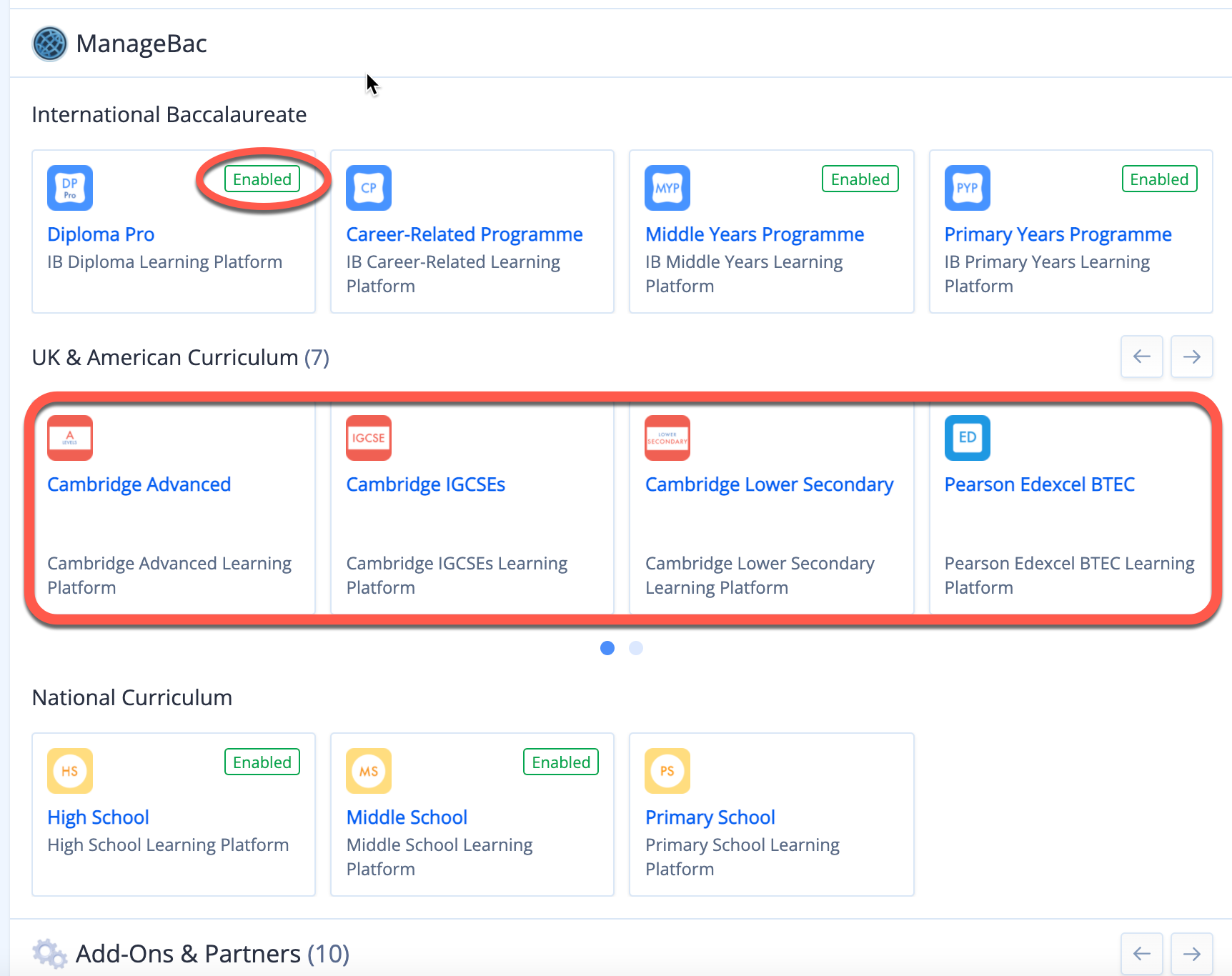 Captura de pantalla: Navegue a Configuración > Administrador de servicios para revisar los programas académicos habilitados para su escuela y solicitar