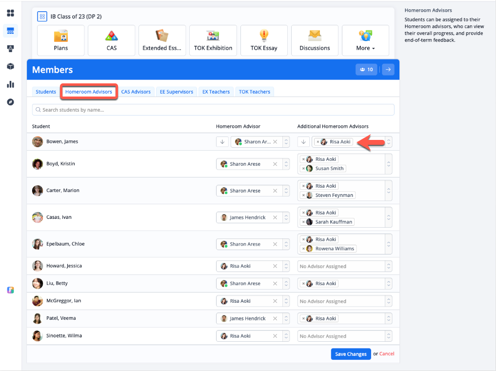 Captura de pantalla: En lote: Asigne mediante la importación de Asignación masiva de estudiantes en la columna Correos electrónicos adicionales del asesor de aula