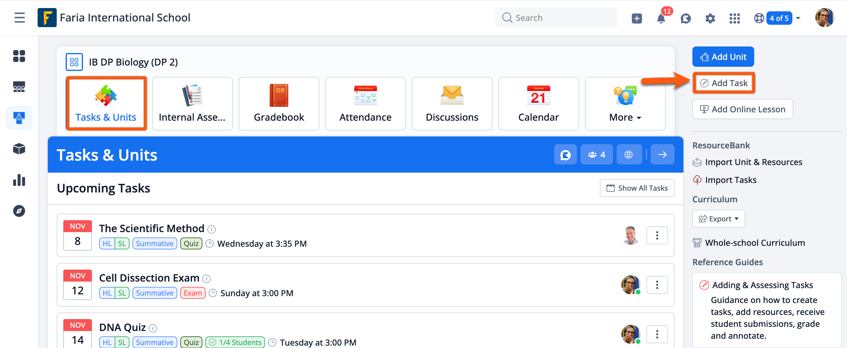 Captura de pantalla: A través de la pestaña Tareas y unidades de la clase, los profesores pueden crear tareas haciendo clic en Agregar tarea en la parte superior derecha.