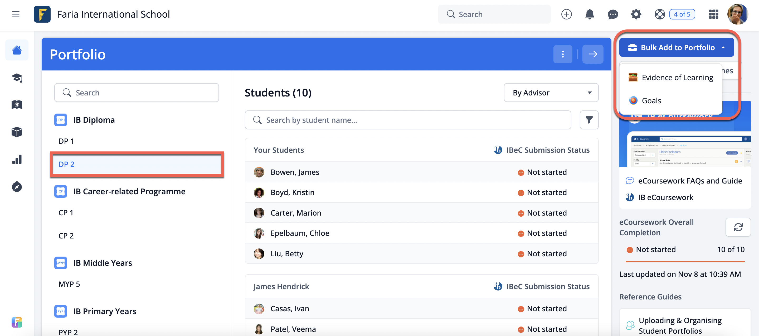 Captura de pantalla: Los profesores asignados como tutores de aula y los administradores pueden crear elementos de portafolio de forma masiva.