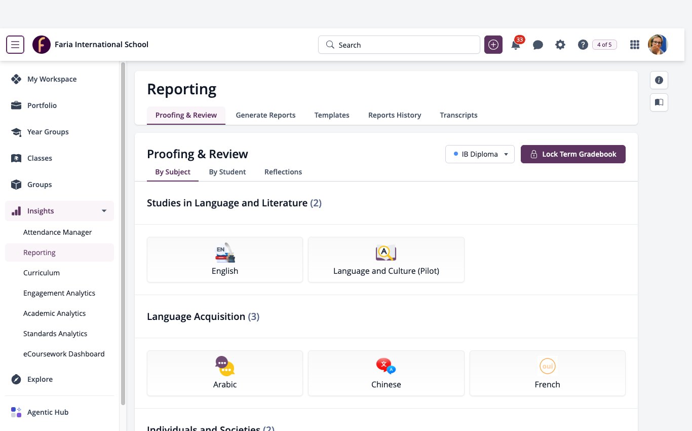 Captura de pantalla: Informes en el menú Insights, abierto en Revisión y corrección con las pestañas Generar informes, Plantillas, Historial de informes y Transcripciones.