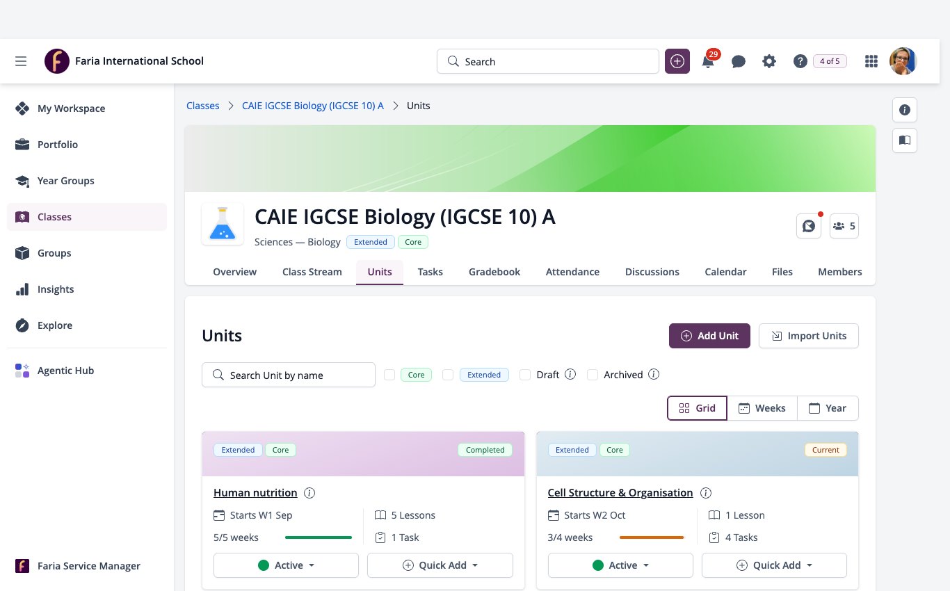 لقطة شاشة: قائمة الفصول الدراسية مفتوحة في فصل دراسي من فصول كامبريدج IGCSE، علامة تبويب الوحدات مع إضافة وحدة